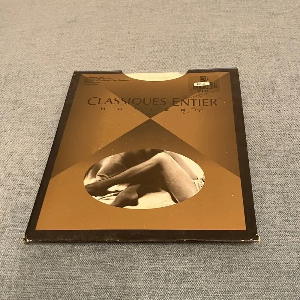 New Classiques Entier Hosiery Ivory Nylons, Size A